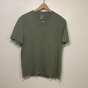 H&M Olive Green Mens V-neck T-shirt size L